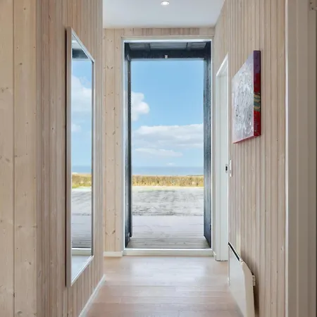 度假居 Front In *